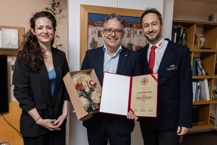 Ředitel krajského úřadu obdržel Cenu Českého červeného kříže