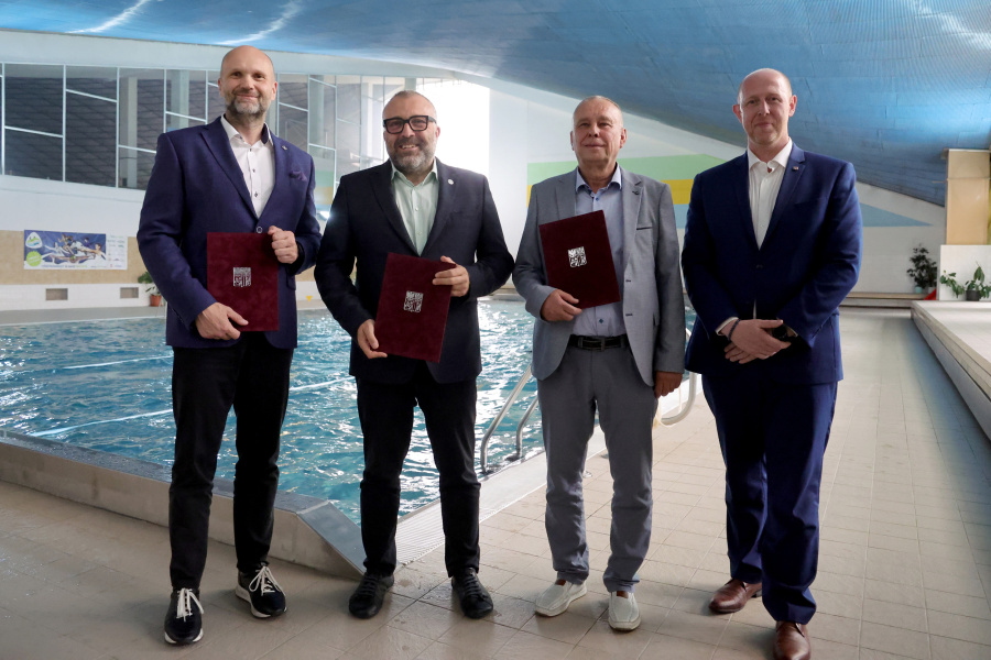 Kraj a město společnými silami opraví plavecký bazén střední školy ve Frýdku‑Místku