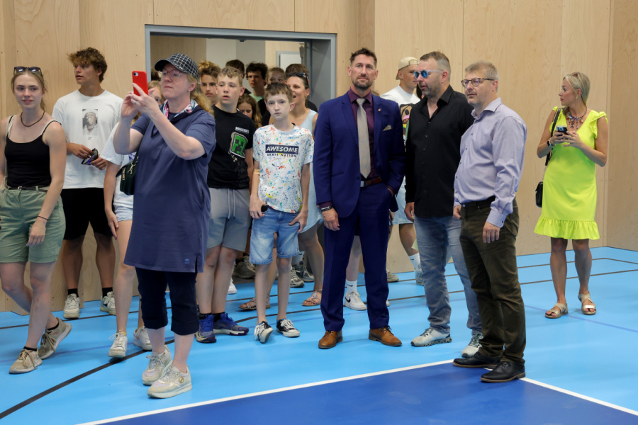 Šedesát let stará tělocvična havířovského gymnázia je minulostí. Kraj ji přebudoval na moderní sportovišt